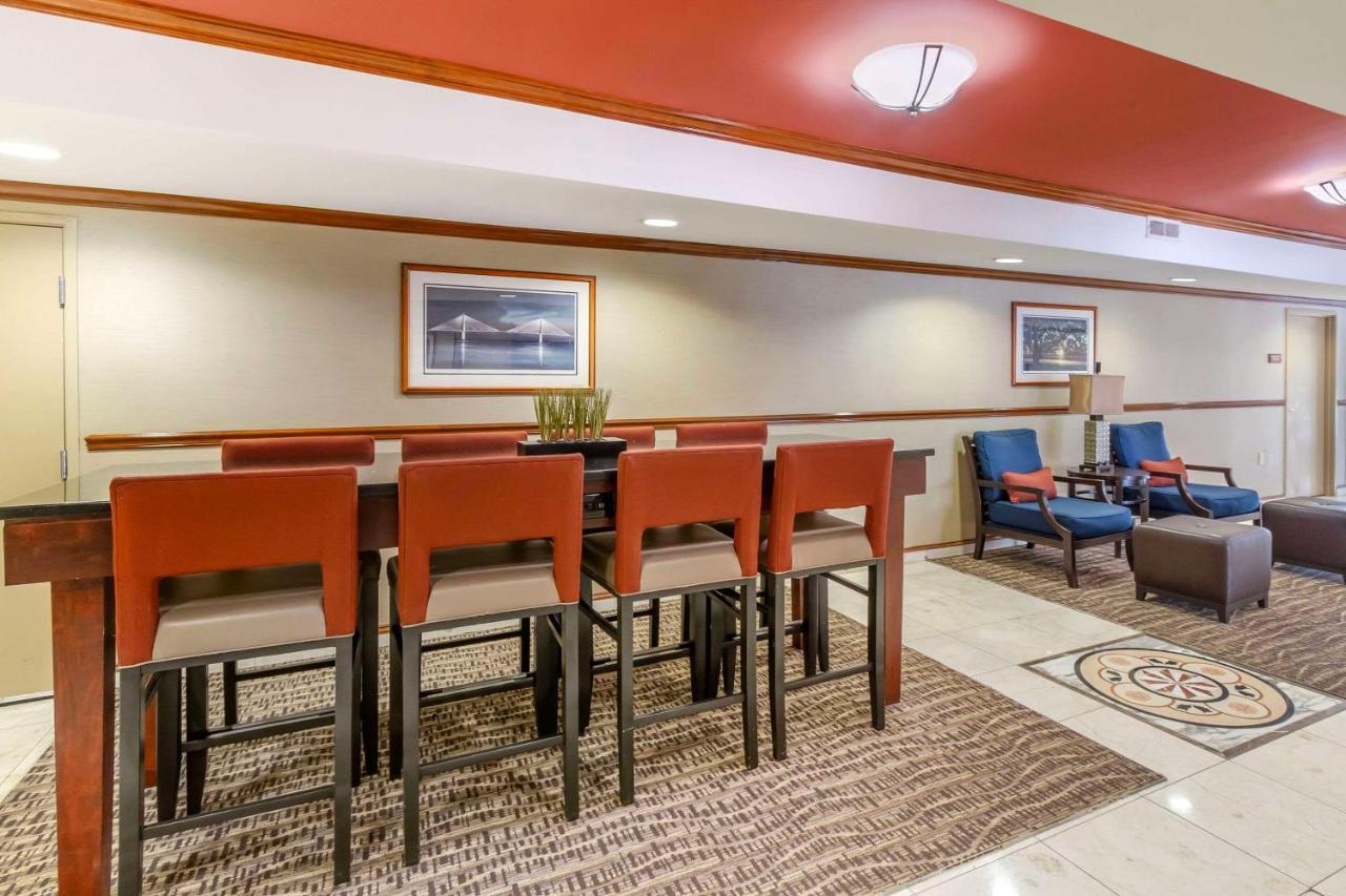Comfort Inn & Suites Airport Convention Center North Charleston Eksteriør billede