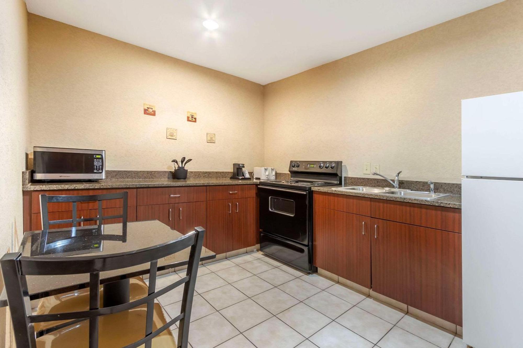Comfort Inn & Suites Airport Convention Center North Charleston Eksteriør billede