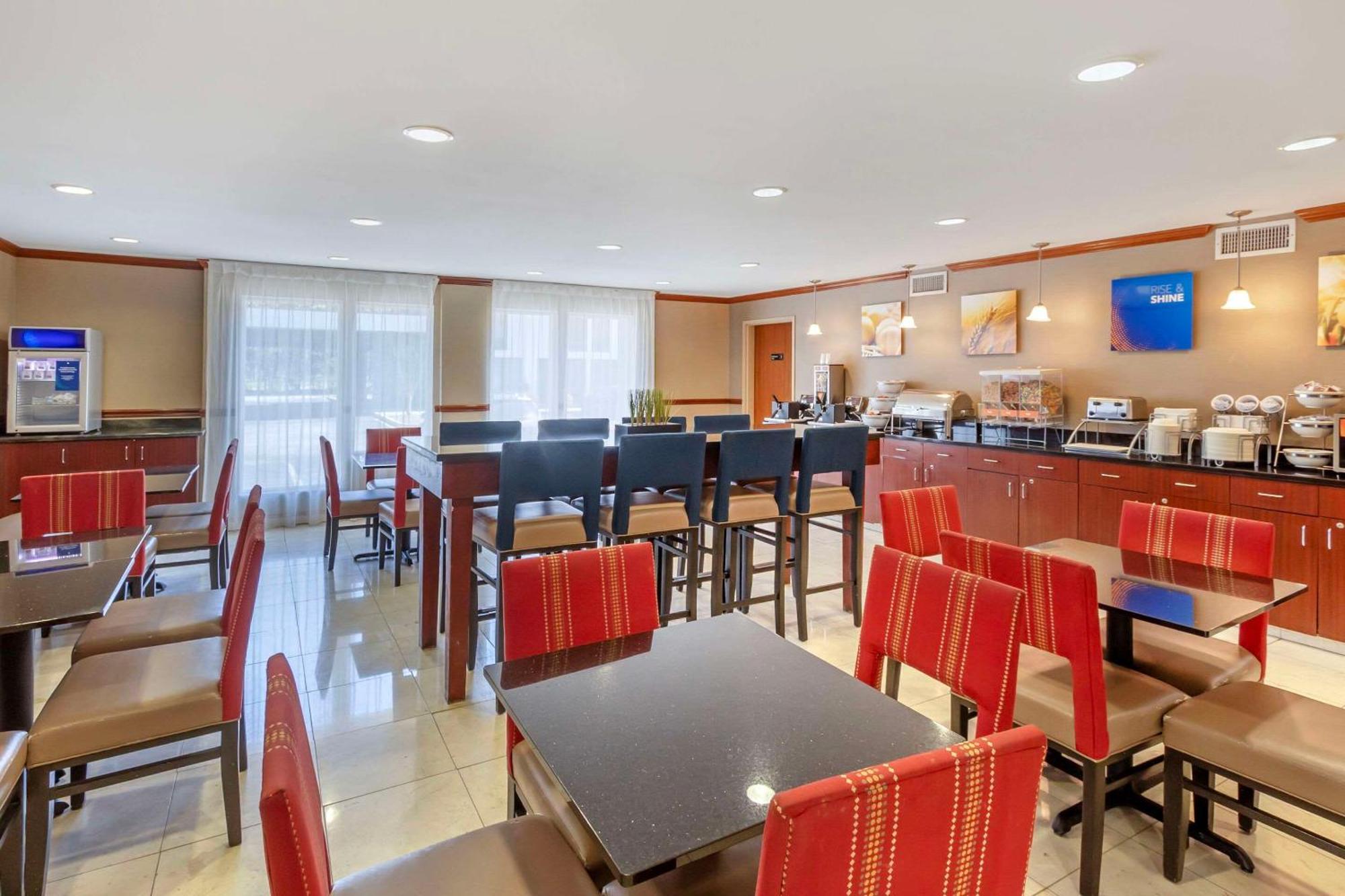 Comfort Inn & Suites Airport Convention Center North Charleston Eksteriør billede