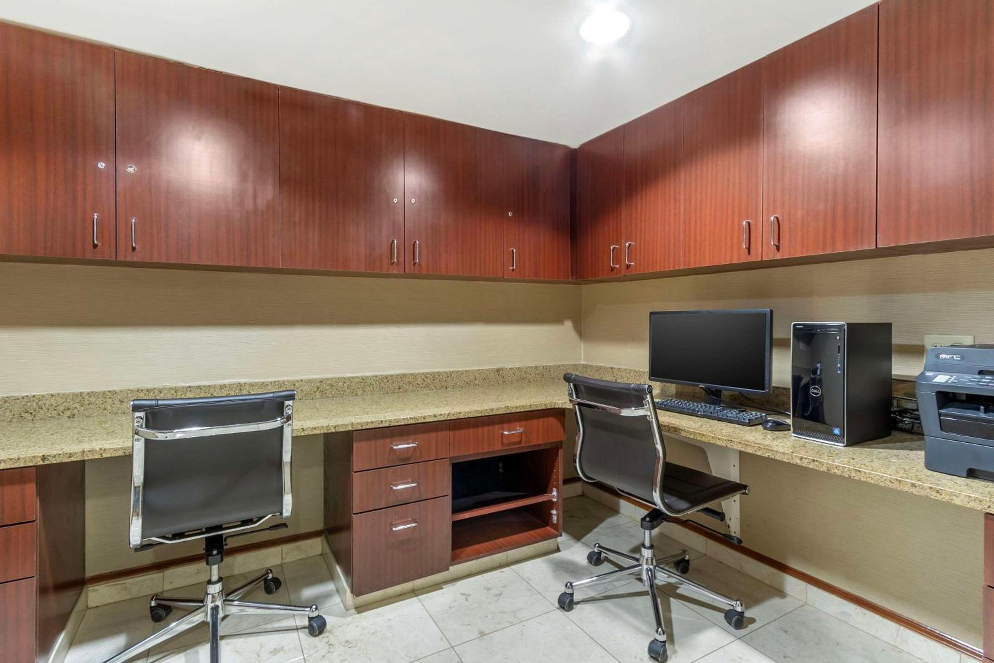 Comfort Inn & Suites Airport Convention Center North Charleston Eksteriør billede
