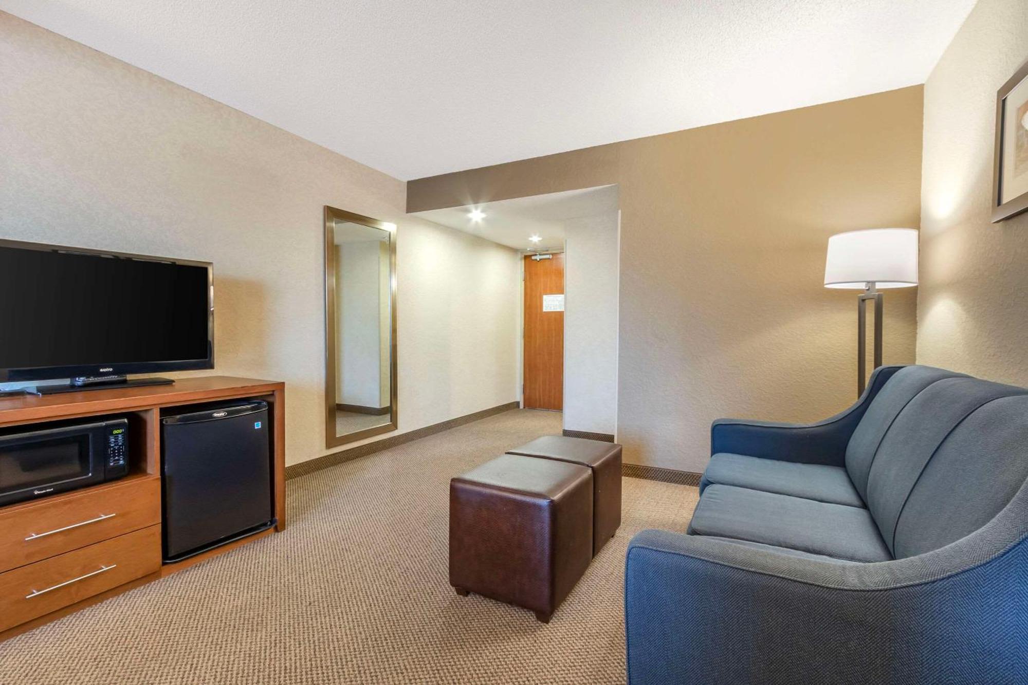 Comfort Inn & Suites Airport Convention Center North Charleston Eksteriør billede
