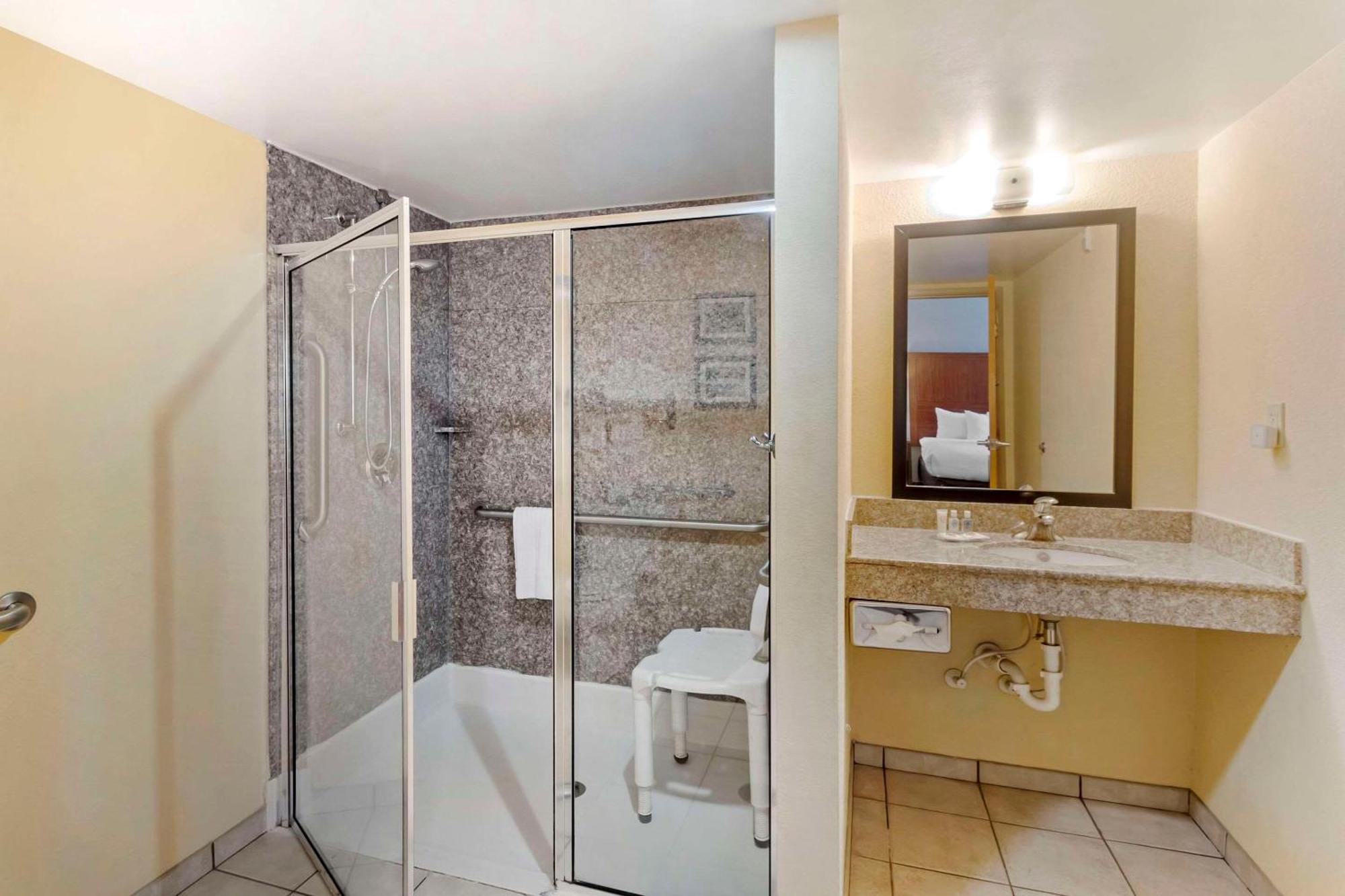 Comfort Inn & Suites Airport Convention Center North Charleston Eksteriør billede