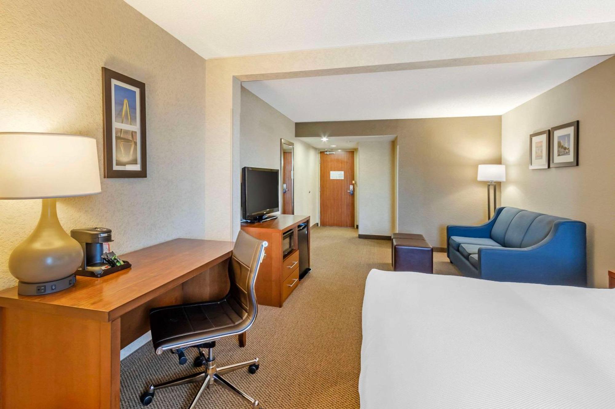 Comfort Inn & Suites Airport Convention Center North Charleston Eksteriør billede